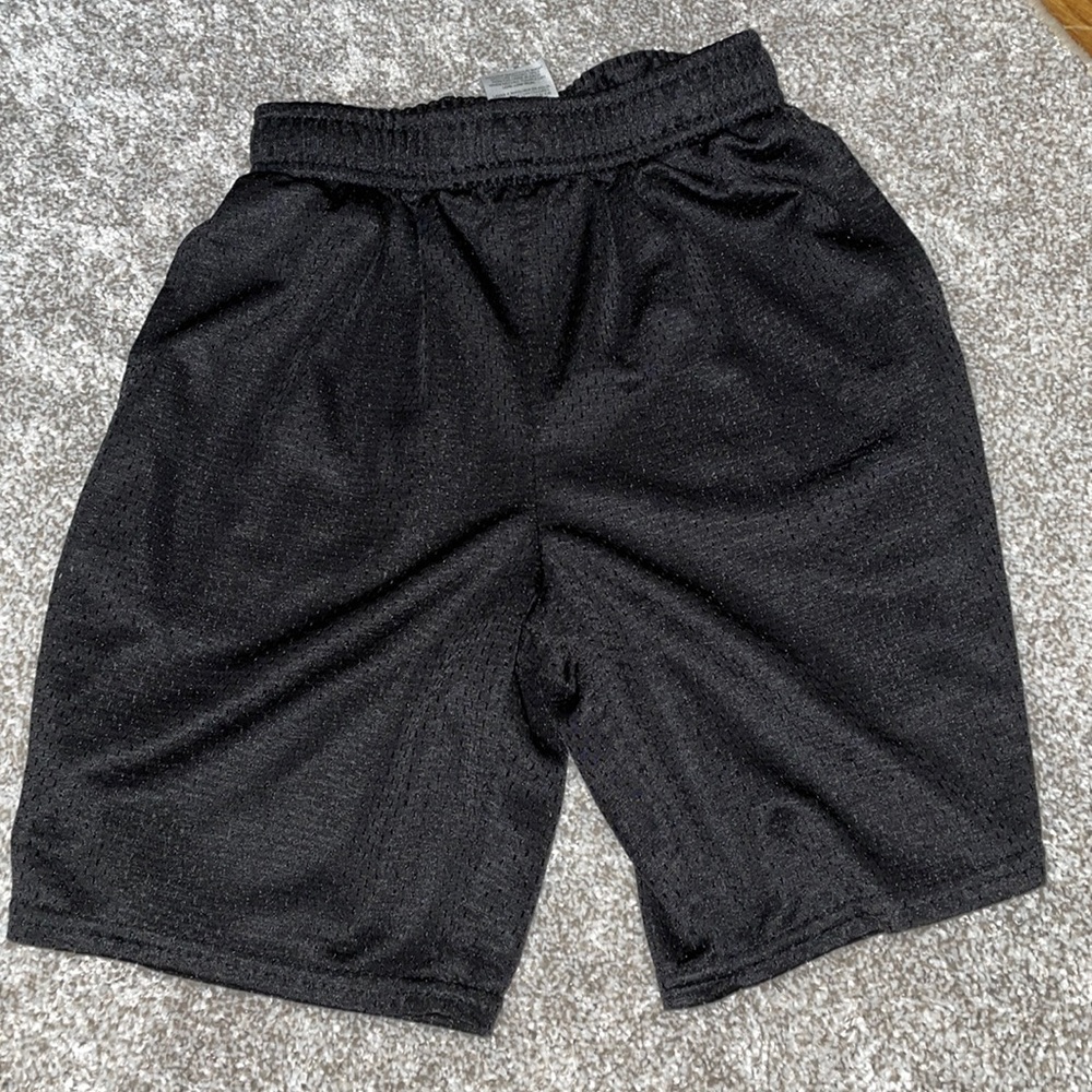 Boys size 6/7 shorts